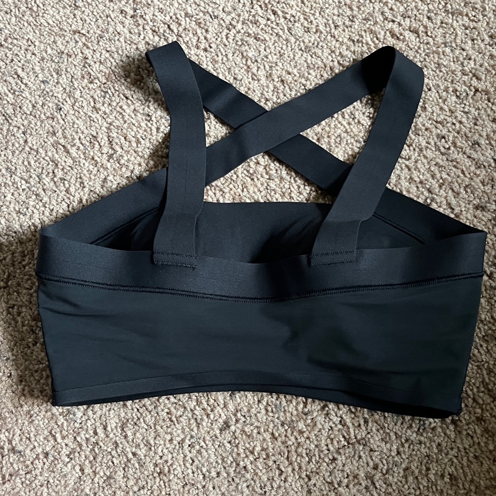 Strappy sports bra - Picture 3 of 3